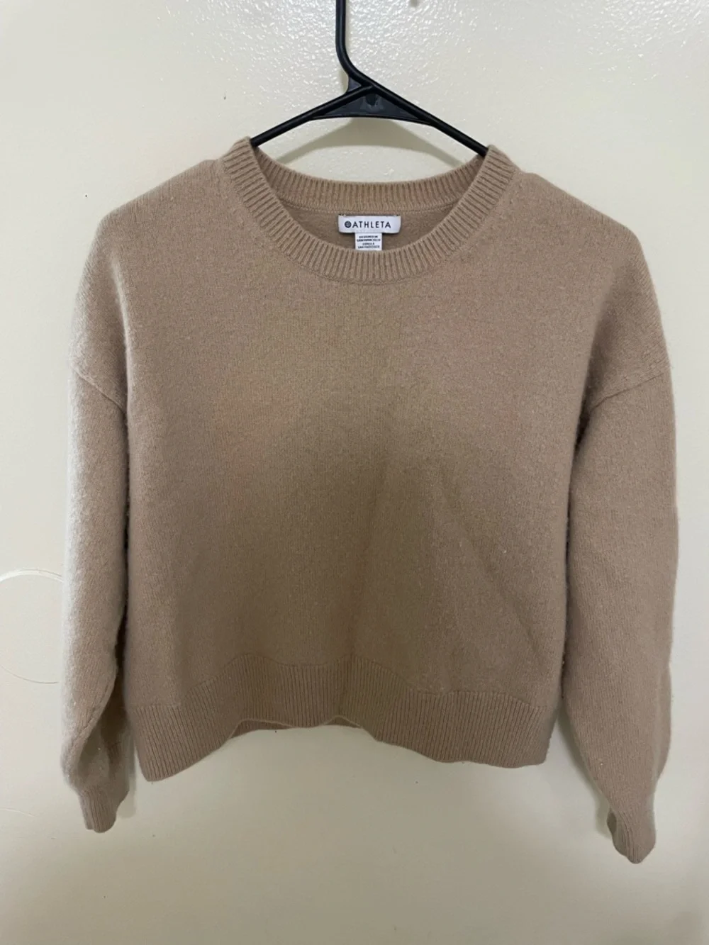 ✨Women’s Athleta Crew Neck Fuzzy Sweater Size L